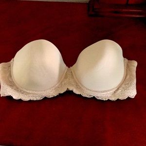 Lace detail strapless bra 36C